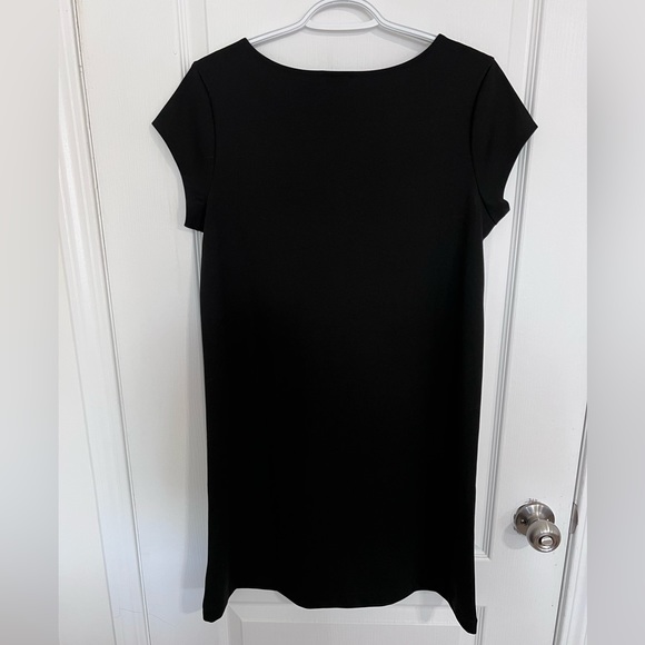 New With Tags. Black short sleeved GAP dress. Perfect condition, never worn. - Picture 3 of 3